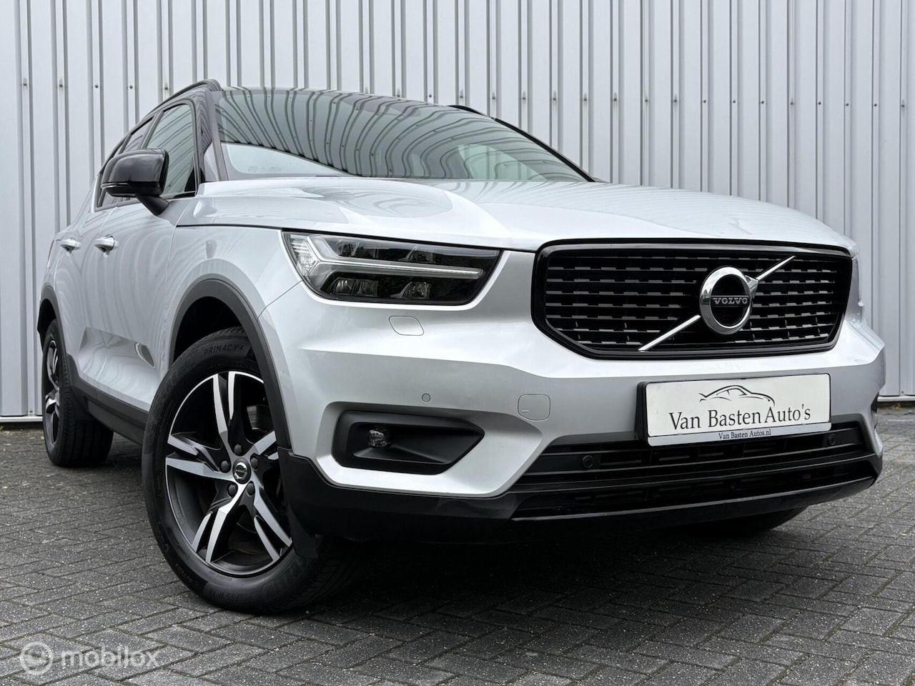 Volvo XC40 - 2.0 T4 R-Design | ACC | BLIS | Camera | Trekhaak | Harman/Kardon | LED | 1e eig | Dealer o - AutoWereld.nl