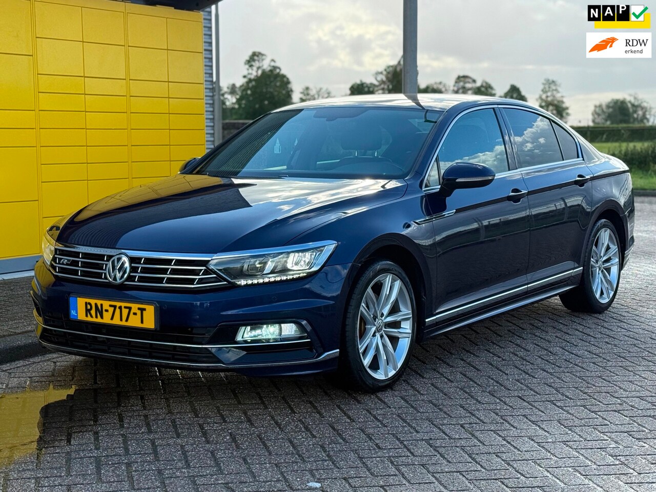 Volkswagen Passat - 1.4 TSI ACT AUT Business Edition R-Line Virtual Dash Xenon Led Alcantara - AutoWereld.nl