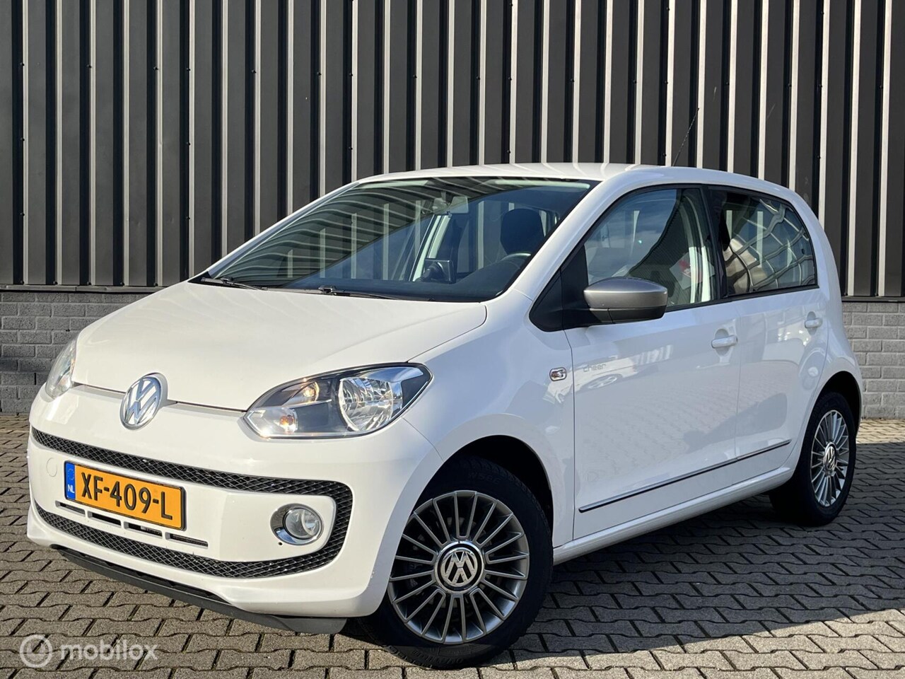 Volkswagen Up! - 1.0 | 5 Deurs | All Season | Navigatie - AutoWereld.nl