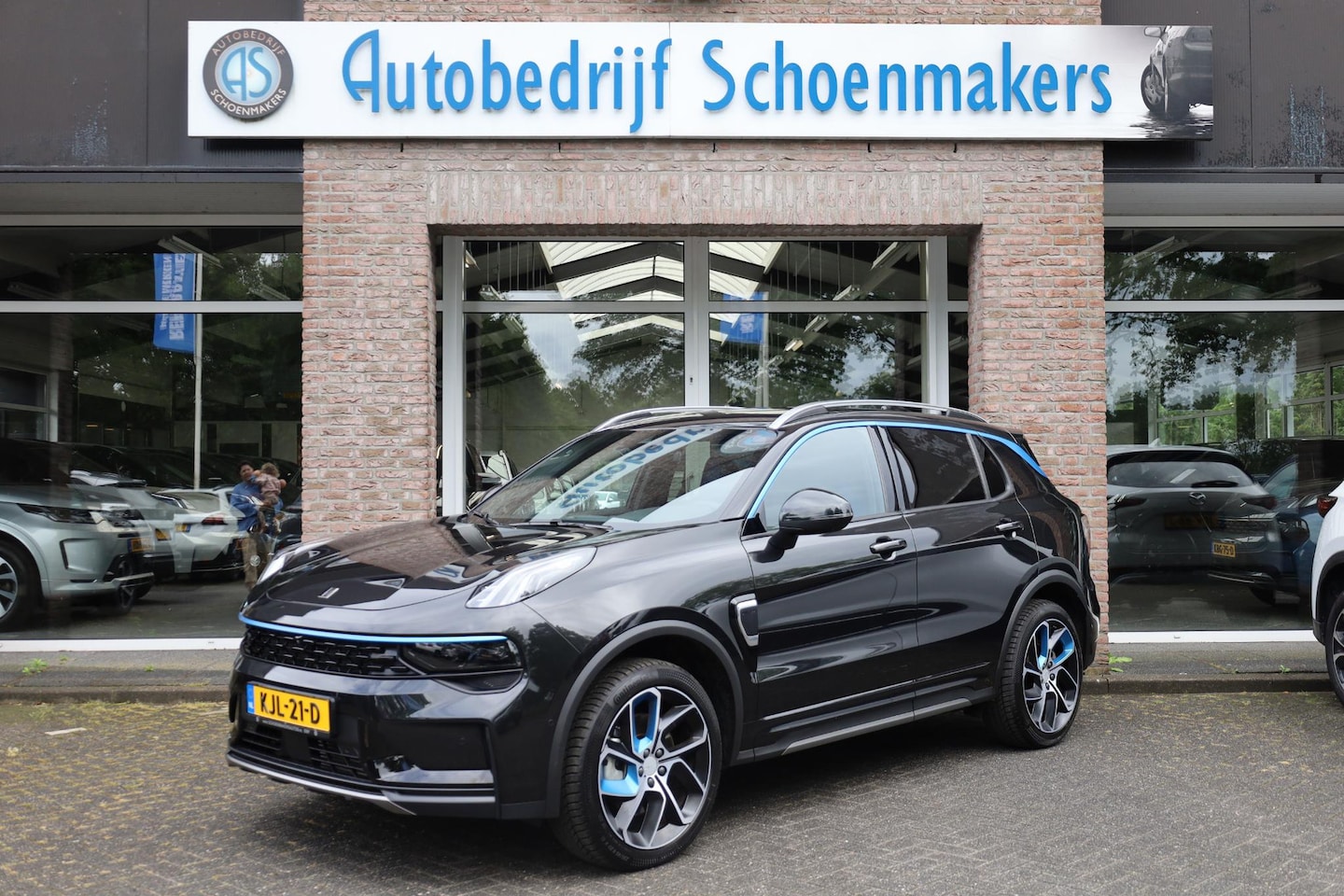 Lynk & Co 01 - 1.5 MY23! 6.6KWh ZWARTE-HEMEL ROLHOES MY23 360-CAMERA PANO/SCHUIF INFINITY DAB NAVI CARPLA - AutoWereld.nl