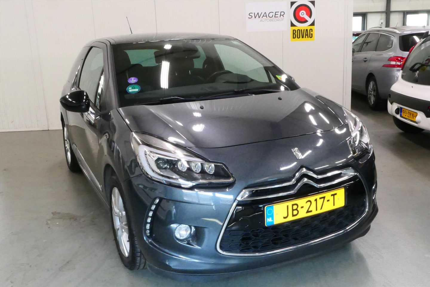 DS 3 - 1.2 PureTech So Chic 1.2 PureTech 110pk So Chic (Dealeronderhouden&1ste eigenaars) - AutoWereld.nl