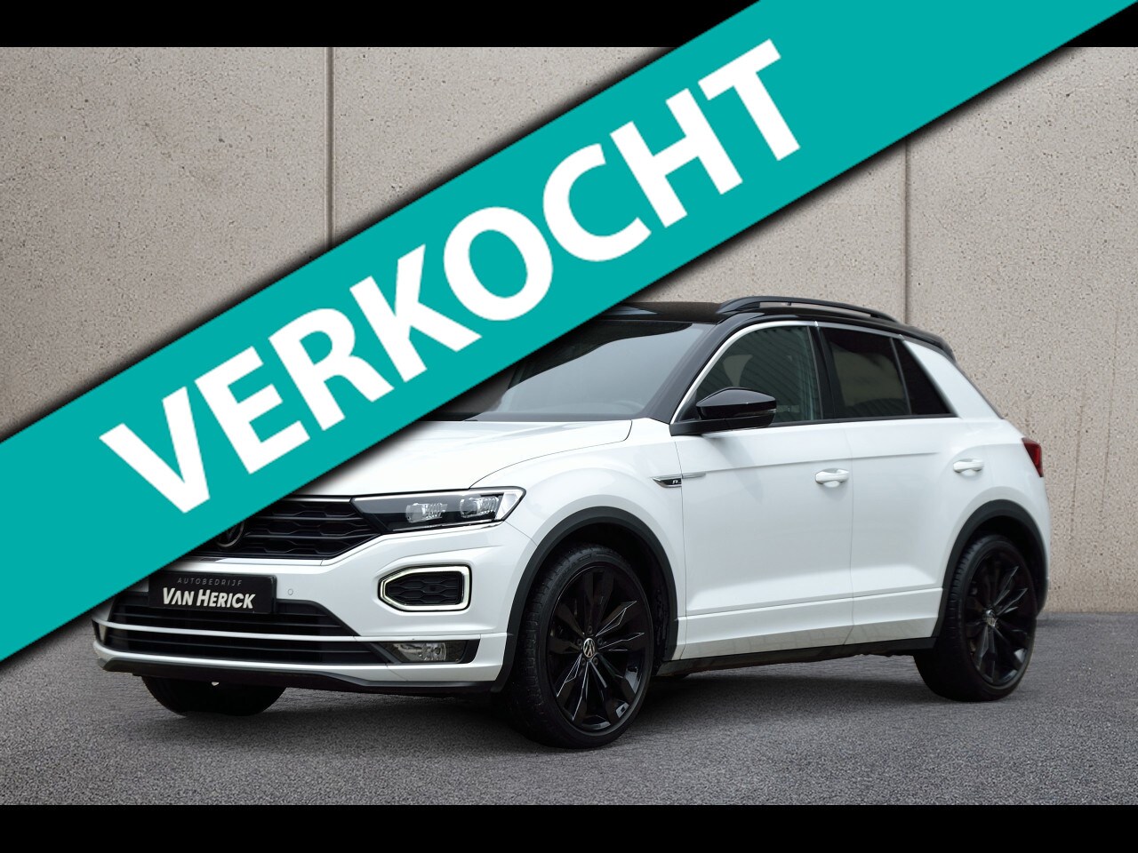 Volkswagen T-Roc - 1.5 TSI 150PK R-Line Automaat | ACC | Winterpakket | Achteruitrijcamera - AutoWereld.nl