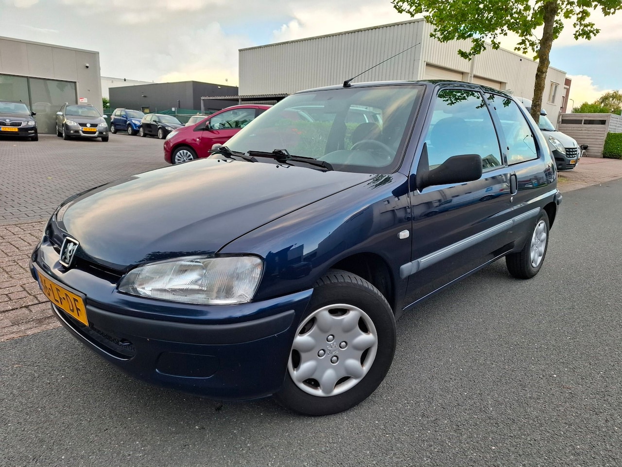 Peugeot 106 - 1.1 XTX STUURBEKRACHTIGING/ELEKTRISCHE RAMEN - AutoWereld.nl
