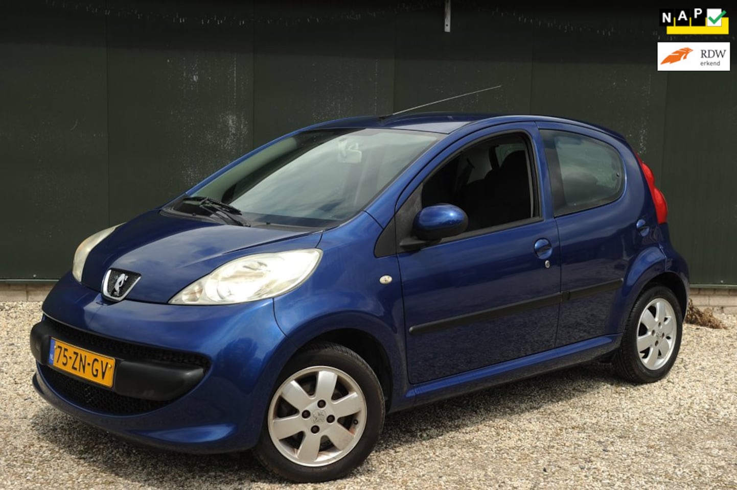 Peugeot 107 - 1.0-12V XS/AIRCO/ABS/STUURBEKRACHTIGING/ISOFIX/LIMVELGEN/ - AutoWereld.nl