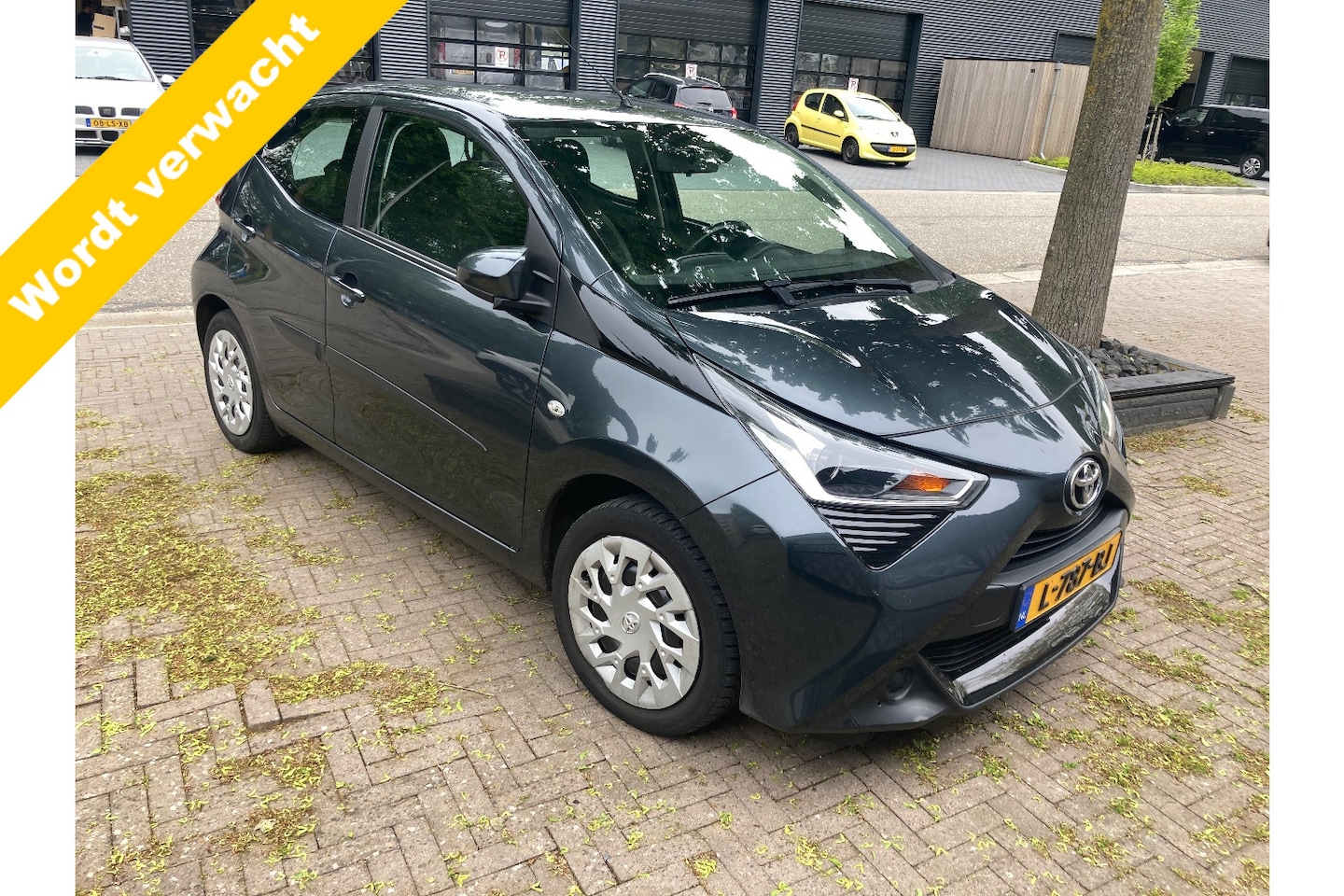 Toyota Aygo - 1.0 VVT-i x-Play AUT! 1e Eig! Camera! Trekhaak! VERWACHT! - AutoWereld.nl