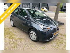 Toyota Aygo - 1.0 VVT-i x-Play AUT 1e Eig Camera Trekhaak VERWACHT