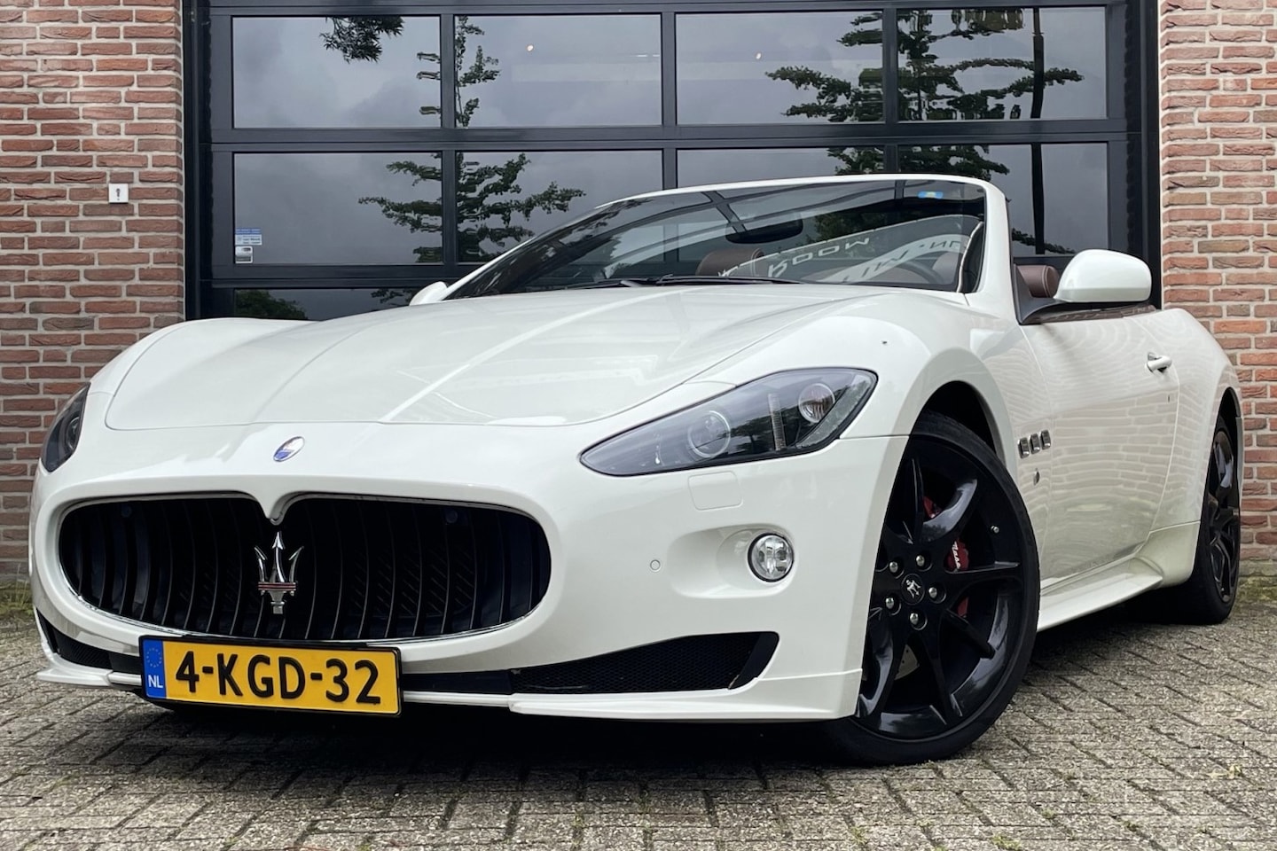 Maserati GranCabrio - 4.7 V8 Sport NL-AUTO Uniek *21.000km* BruinLeder BOSE '13 - AutoWereld.nl