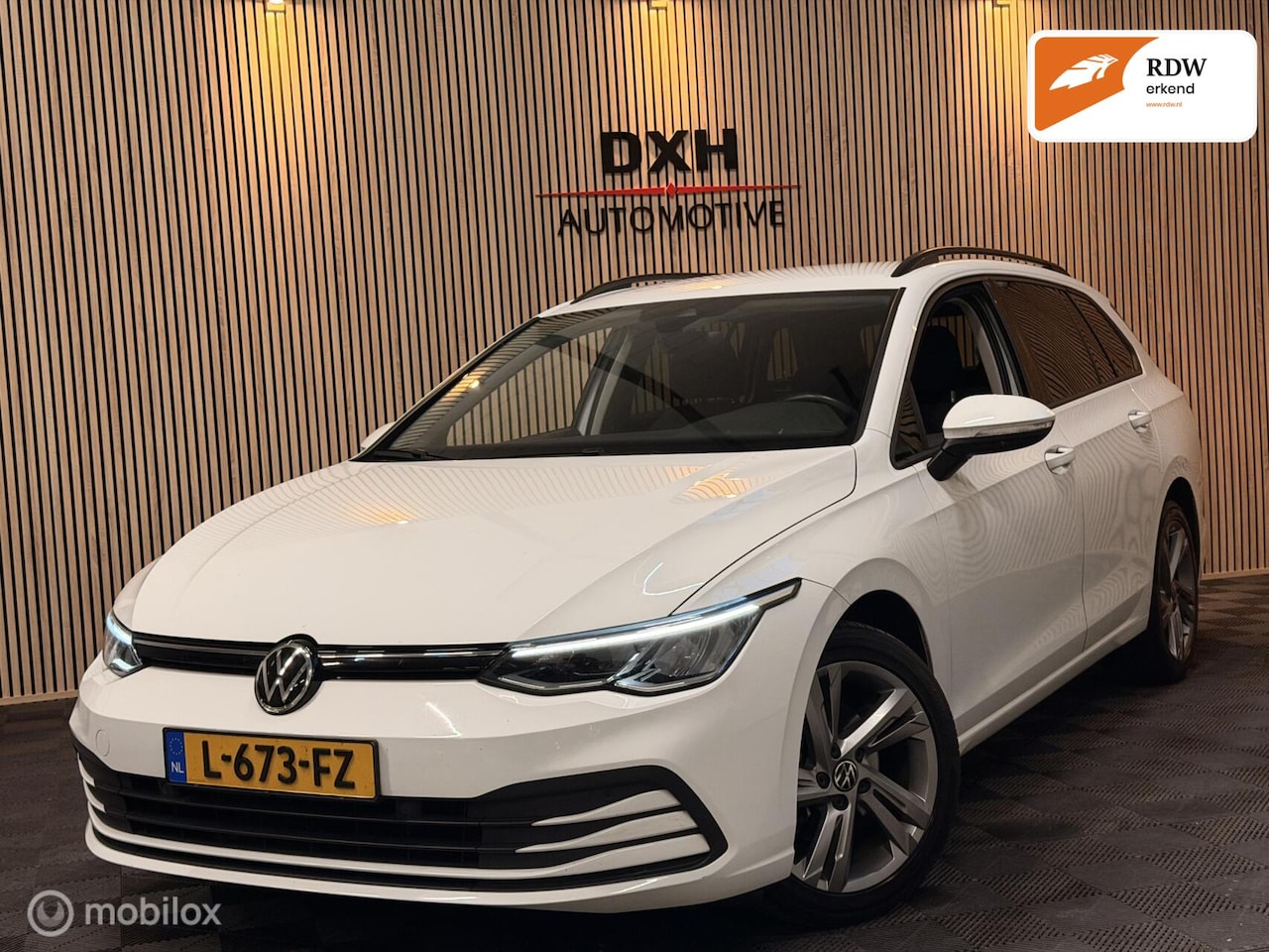 Volkswagen Golf Variant - 1.0 eTSI Life BTW! DSG VIRTUAL CARPL - AutoWereld.nl