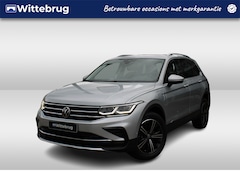 Volkswagen Tiguan - 1.4 TSI eHybrid 245pk Elegance DSG Automaat / Panorama schuifdak / LM 18 inch / IQ LED / E