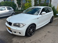 BMW 1-serie - 116i EffDyn. Ed. Business Line Ultimate Edition