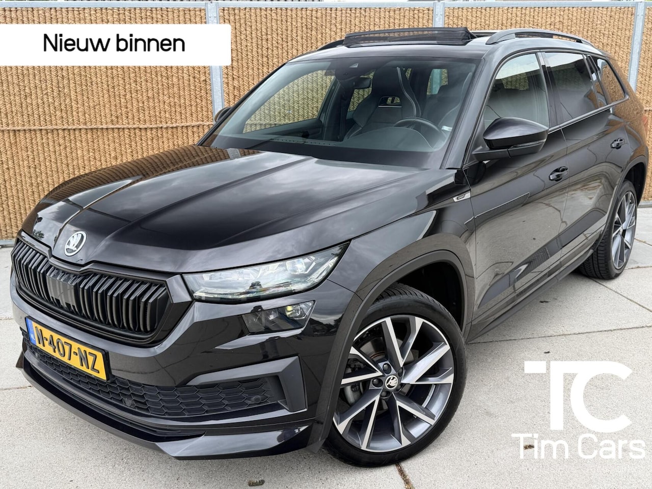 Skoda Kodiaq - 1.5 TSI Sportline Business Automaat | Panoramadak | Adaptieve cruise control | Trekhaak ui - AutoWereld.nl