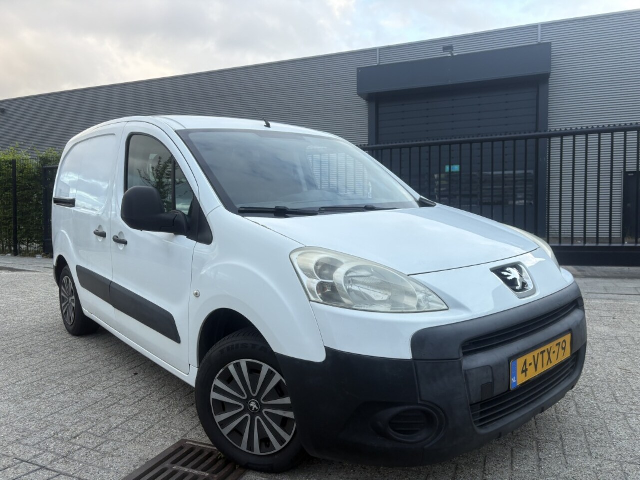Peugeot Partner - 1.6 HDI L1XR Airco schuifdeur netjes - AutoWereld.nl