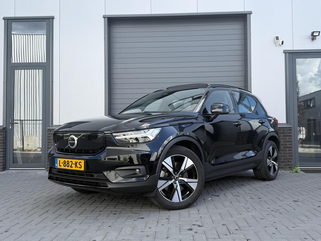 Volvo XC40 - Recharge P8 AWD R-Design Recharge P8 AWD R-Design - AutoWereld.nl