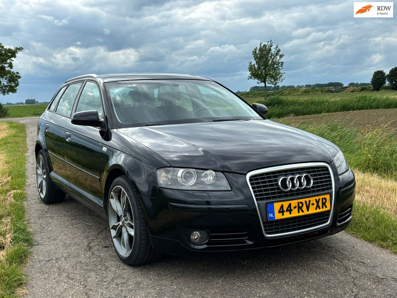 Audi A3 Sportback - 2.0 FSI Ambiente Airco / Trekhaak - AutoWereld.nl