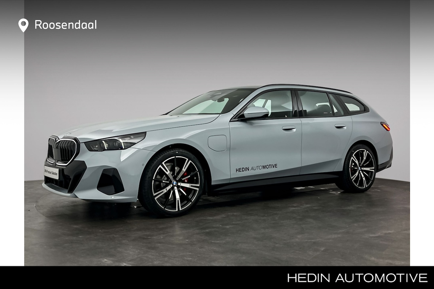 BMW 5-serie Touring - 530e M Sport Edition | Panoramadak | trekhaak | Harman Kardon | Iconic Glow | Stoelventila - AutoWereld.nl