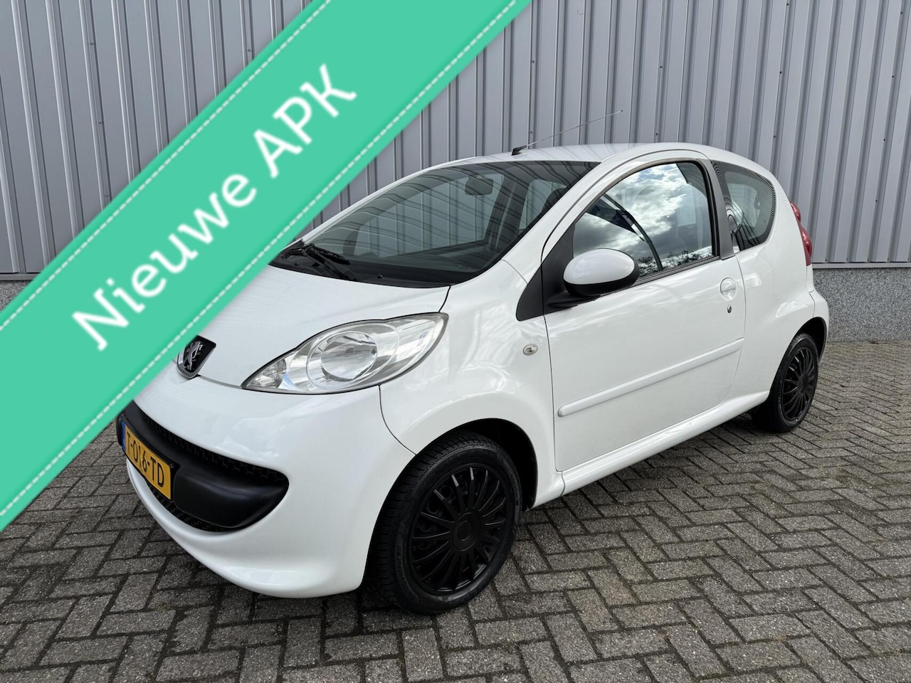 Peugeot 107 - 1.0-12V XR 1.0-12V XR - AutoWereld.nl