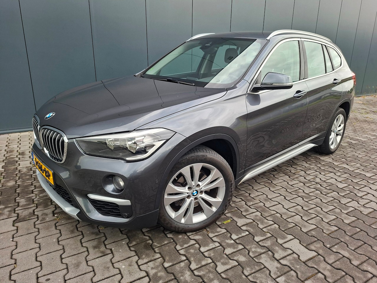 BMW X1 - SDrive18d M Sport navi, achteruitrijcamera - AutoWereld.nl