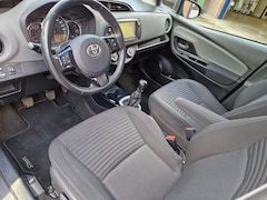 Toyota Yaris - 1.3 VVT-i Lounge 5-drs Airco Navi Camera Trekhaak L.m.v