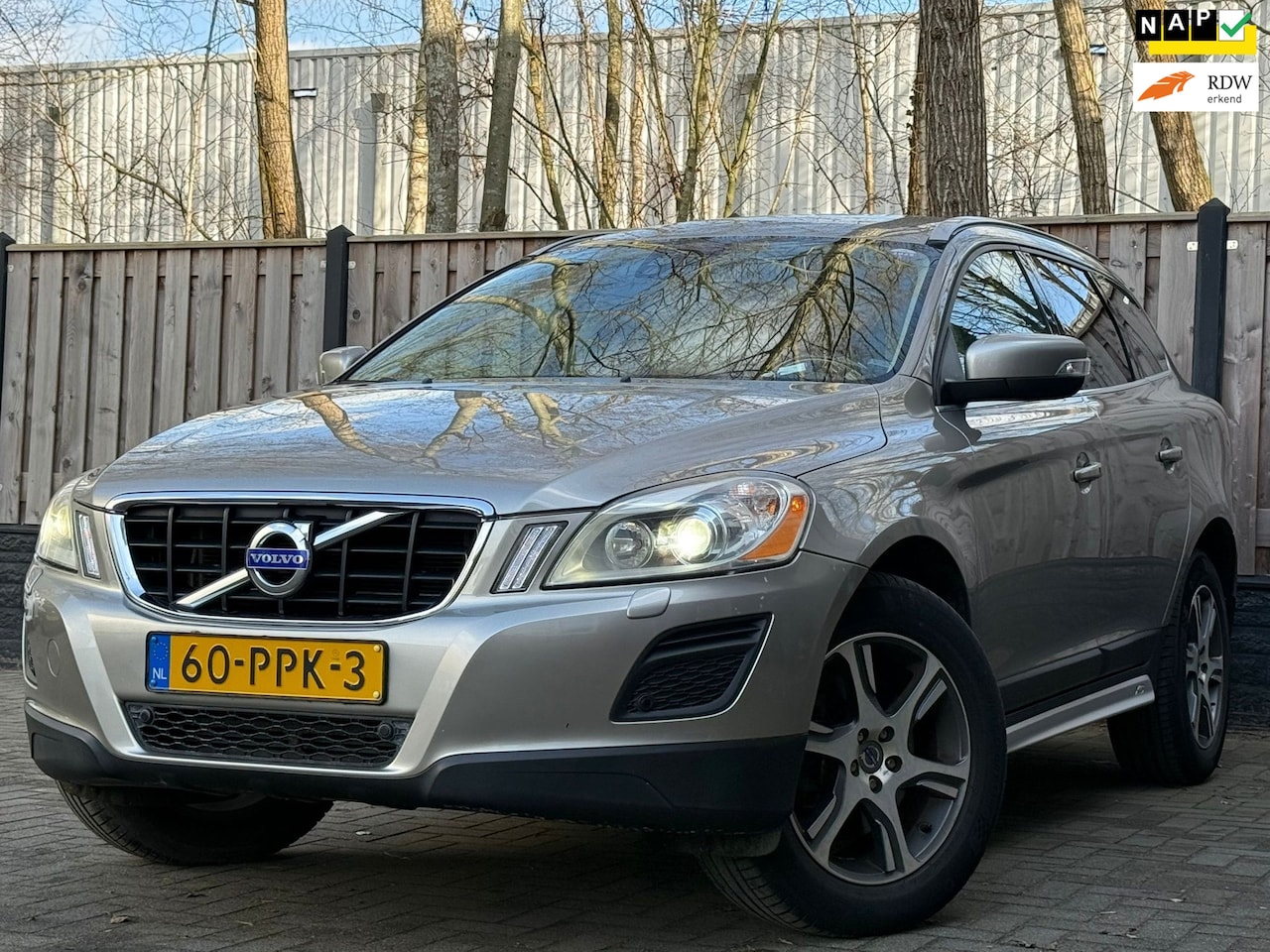 Volvo XC60 - 2.0 T5 Summum NL AUTO I APK I AUTOMAAT I LEER I NETTE AUTO - AutoWereld.nl