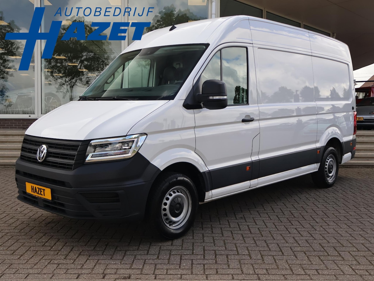 Volkswagen Crafter - 35 2.0 TDI 177 PK AUT. L3H3 + 3000 KG TREKHAAK | ADAPTIVE CRUISE | LED | CAMERA | CARPLAY - AutoWereld.nl