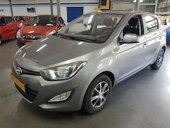 Hyundai i20 - 1200i 16V 5 DEURS AIRCO LM Velgen
