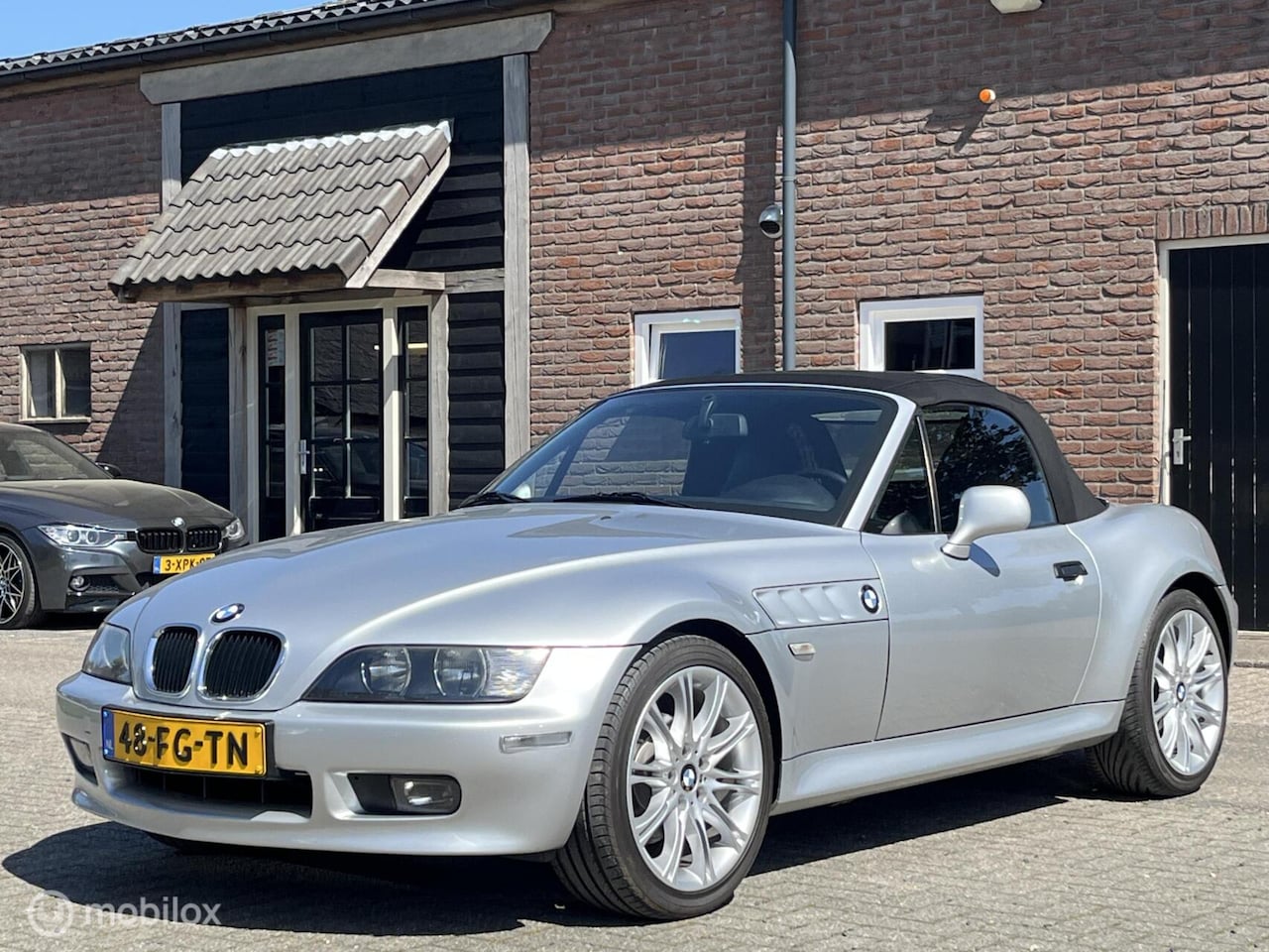 BMW Z3 Roadster - 1.9 S Leder Airco Rolbeugels Nieuwstaat - AutoWereld.nl