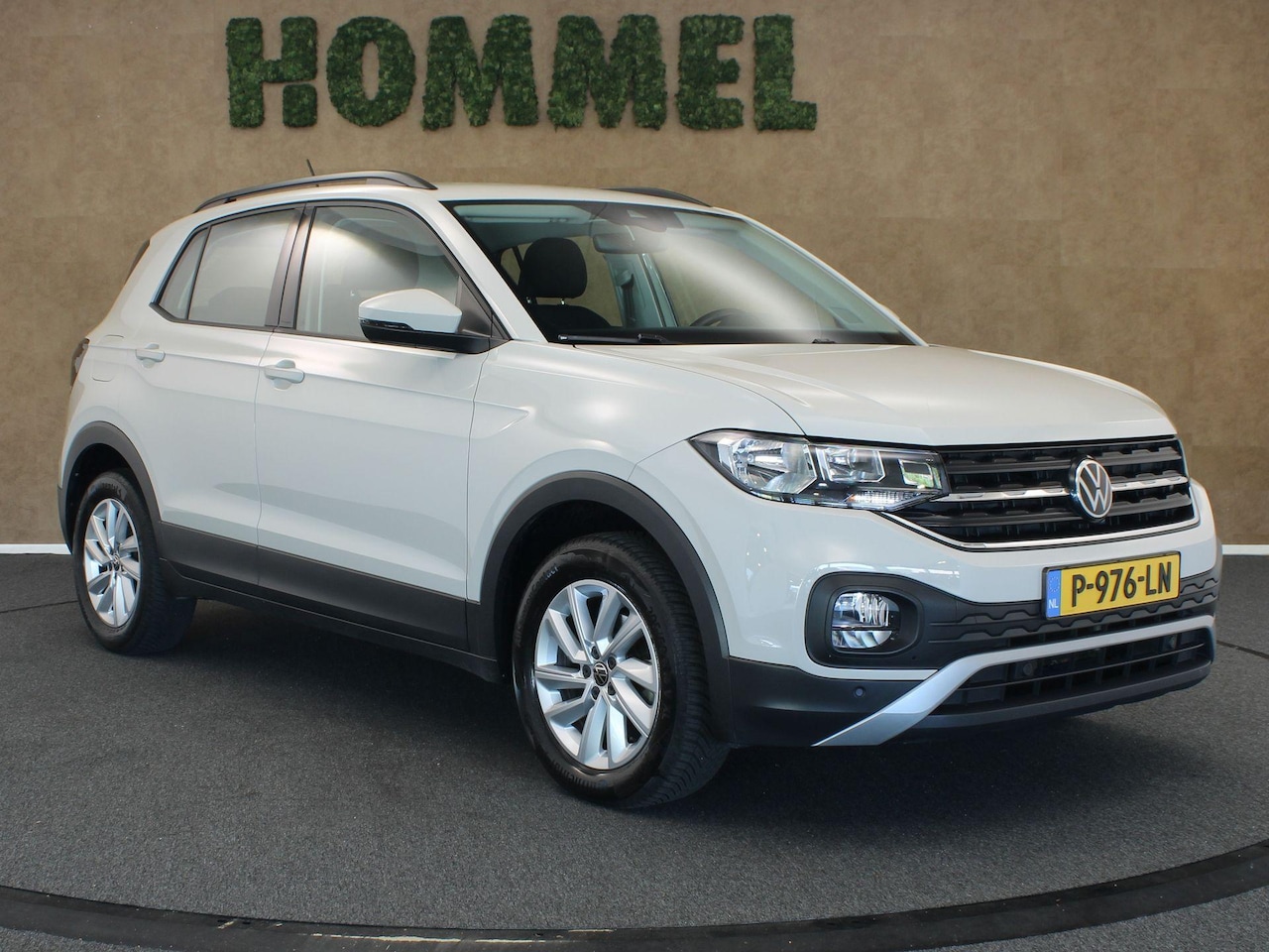 Volkswagen T-Cross - 1.0 TSI Life ORIGINEEL NEDERLANDSE AUTO - AFKOMSTIG VAN 1E EIGENAAR - PARKEERSENSOREN VOOR - AutoWereld.nl