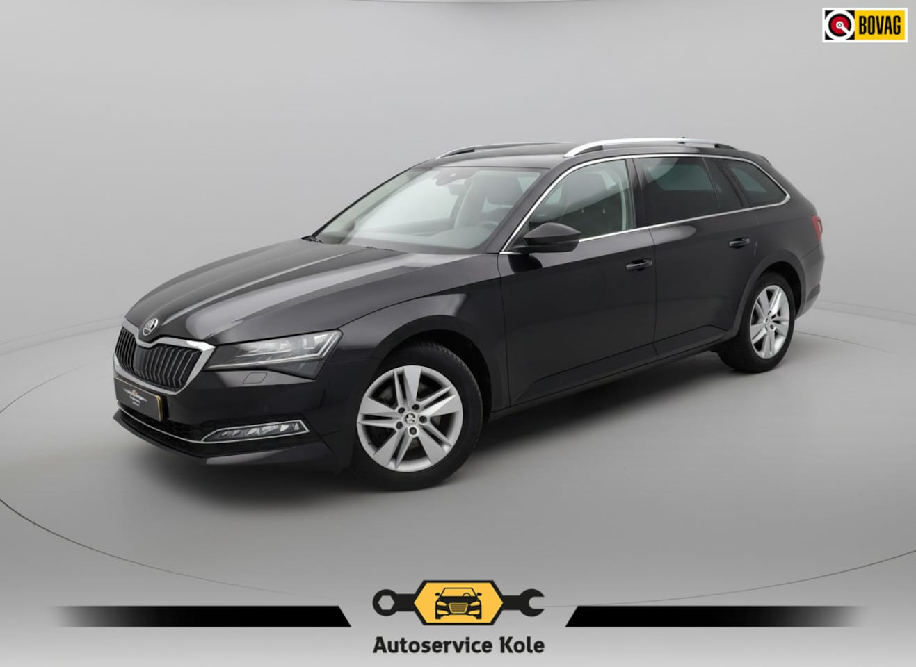 Skoda Superb Combi - 1.4 TSI iV Style * Trekhaak * Stoelverwarming * Digitale teller * - AutoWereld.nl