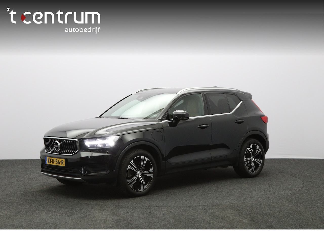 Volvo XC40 - 1.5 211 PK T4 Recharge Inscription PHEV, Leder, Trekhaak, Camera - AutoWereld.nl