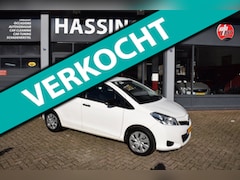 Toyota Yaris - 1.0 VVT-i Aspiration, Airco, Electrische ramen en spiegels, Cent. deur vergrendeling, Radi