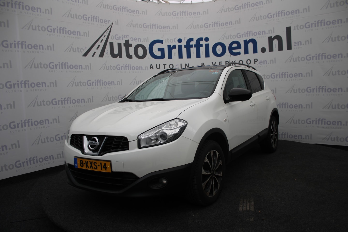 Nissan Qashqai - 1.6 360 nette SUV met panoramadak - AutoWereld.nl