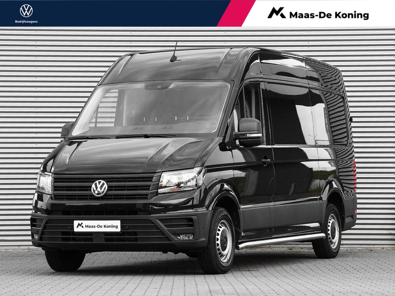 Volkswagen Crafter - 30 2.0 TDI 140pk DSG L3H3 Highline · Camera · Cruise Control · Trekhaak · P-Sensoren · App - AutoWereld.nl