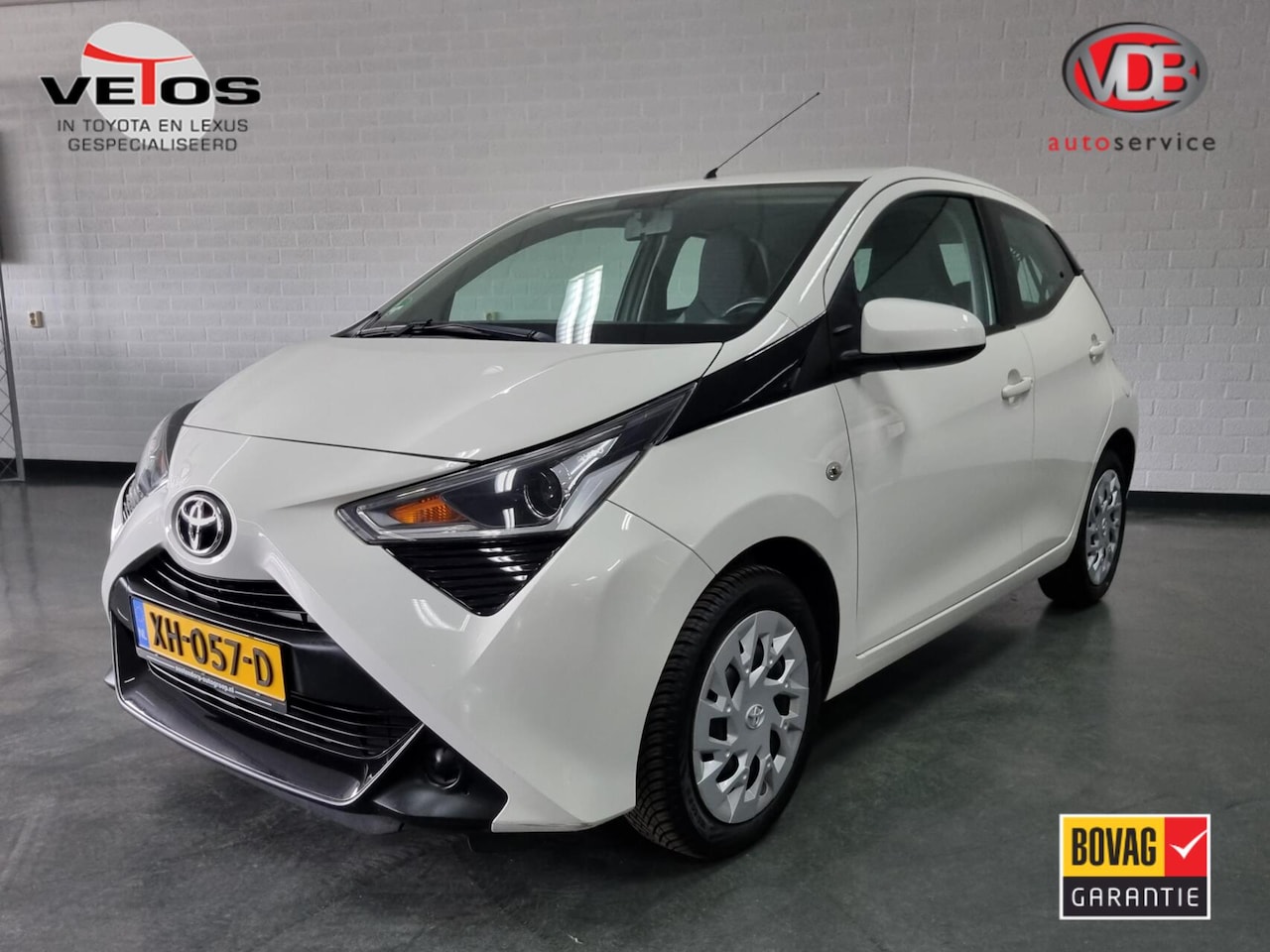 Toyota Aygo - 1.0 VVT-i x-play Automaat - AutoWereld.nl