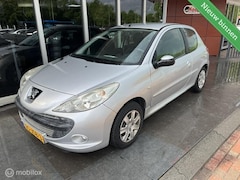 Peugeot 207 - 1.4 XR
