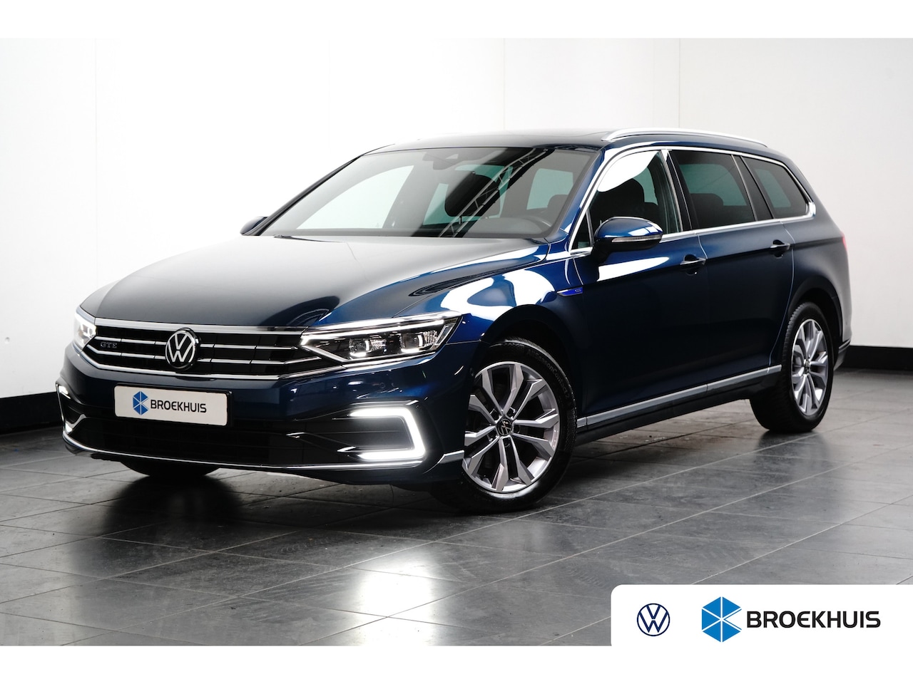 Volkswagen Passat Variant - 1.4 GTE 218PK DSG-6 Business | TREKHAAK | PANORAMADAK | ELEKTR. A. KLEP | NAVIGATIE | CAME - AutoWereld.nl