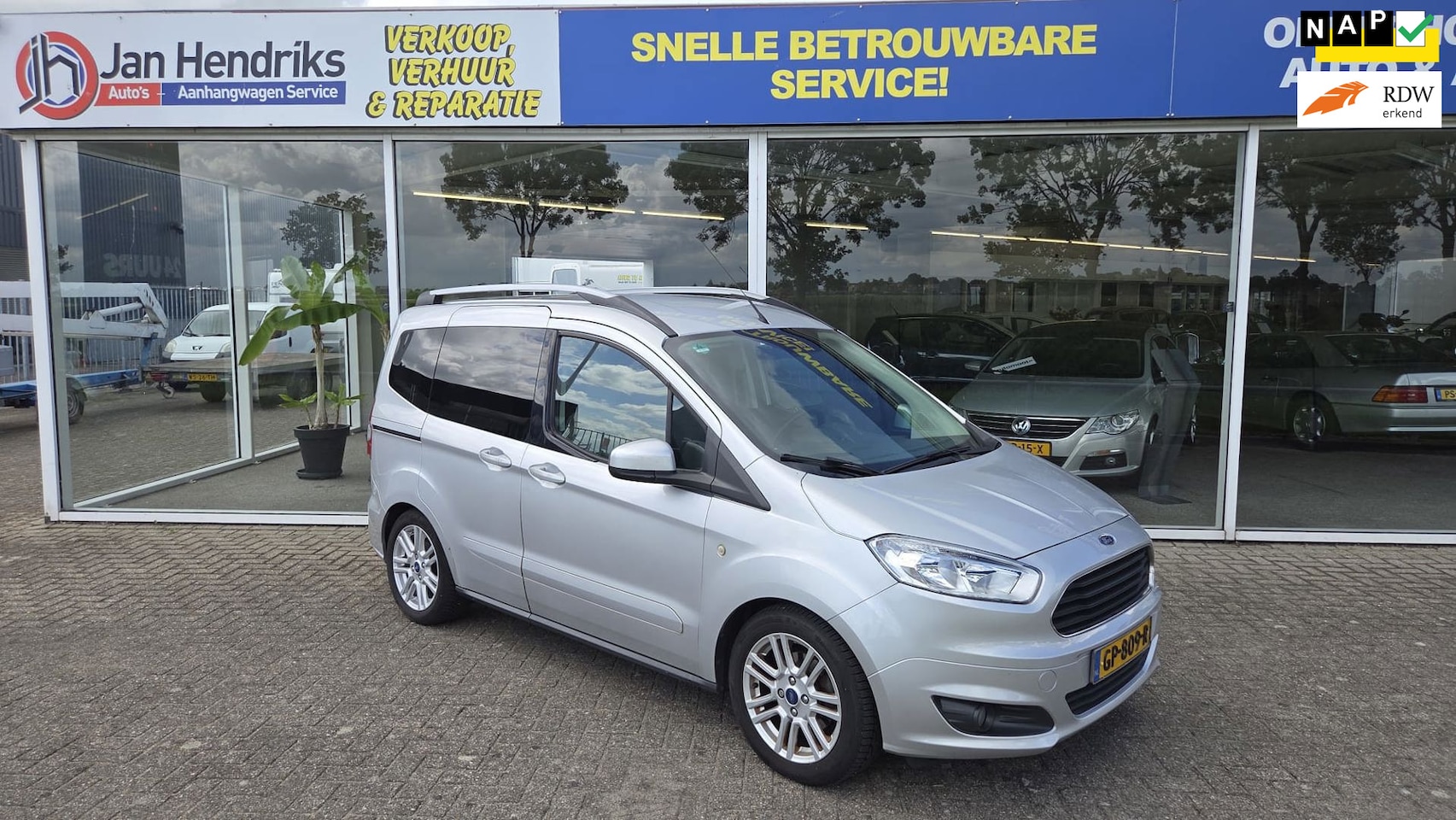 Ford Tourneo Courier - 1.0 Titanium 1.0 Titanium - AutoWereld.nl