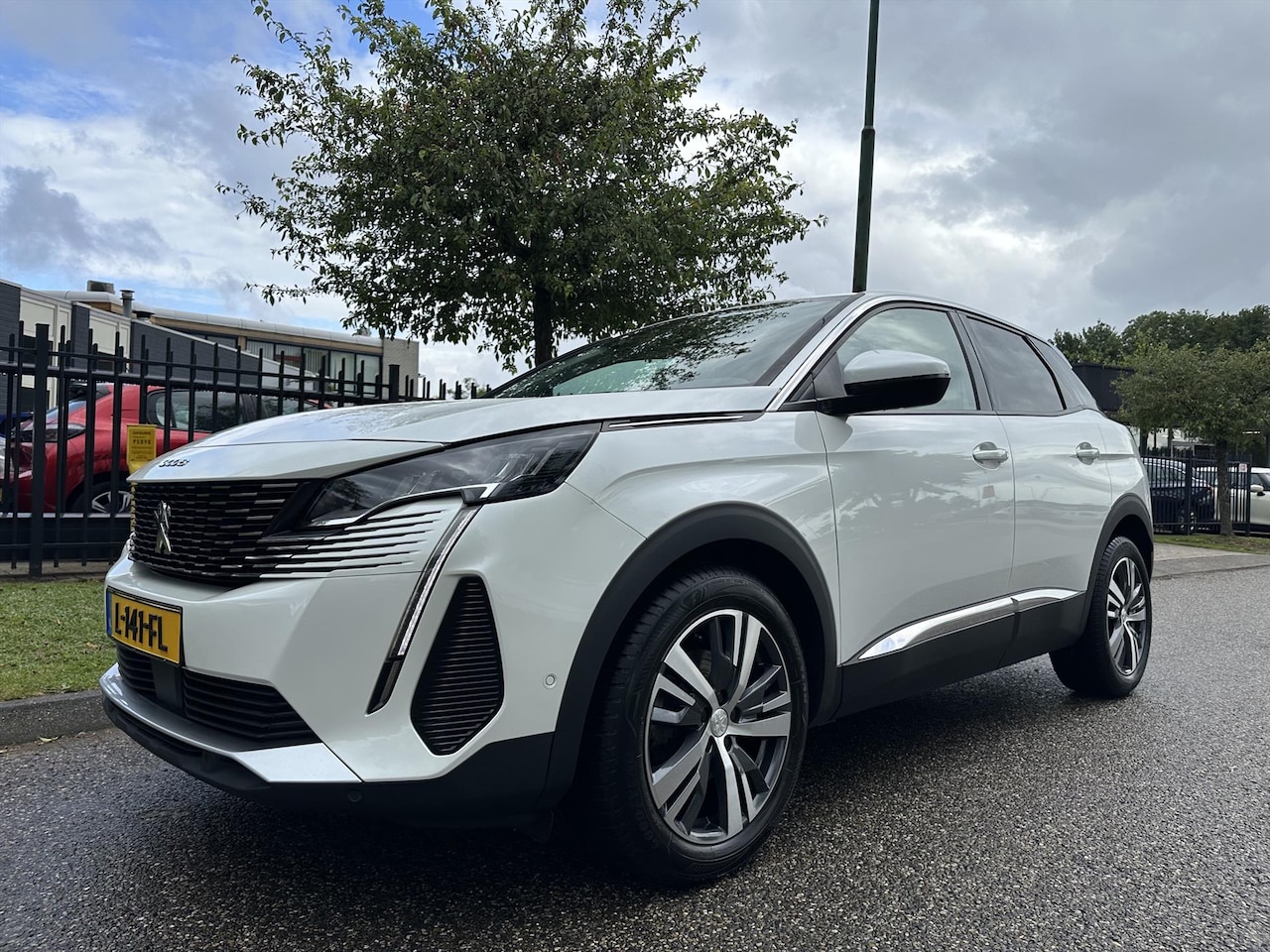 Peugeot 3008 - 1.2 PureTech 130pk S&S Allure Trekhaak Navigatie - AutoWereld.nl