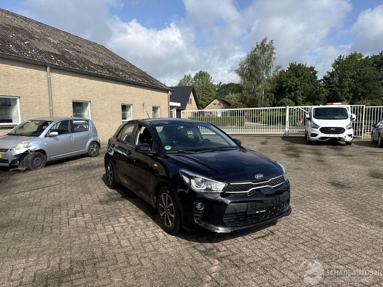 Kia Rio - 1.0 TGDI ComfortPlusLine Navigator REST BPM €400,-!!! - AutoWereld.nl