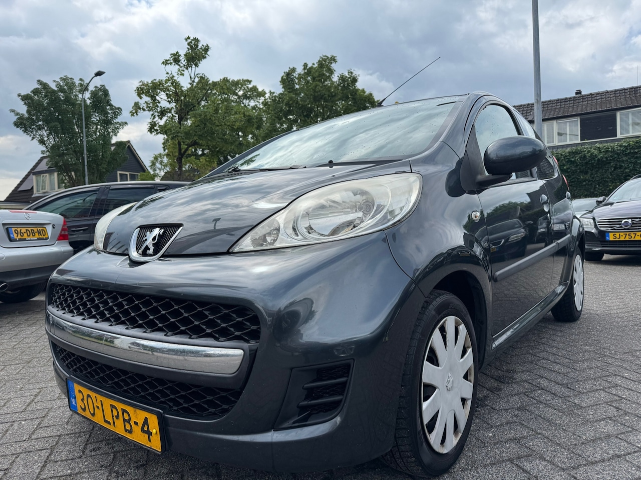 Peugeot 107 - 1.0-12V XS 1.0-12V XS 5Drs,Airco - AutoWereld.nl