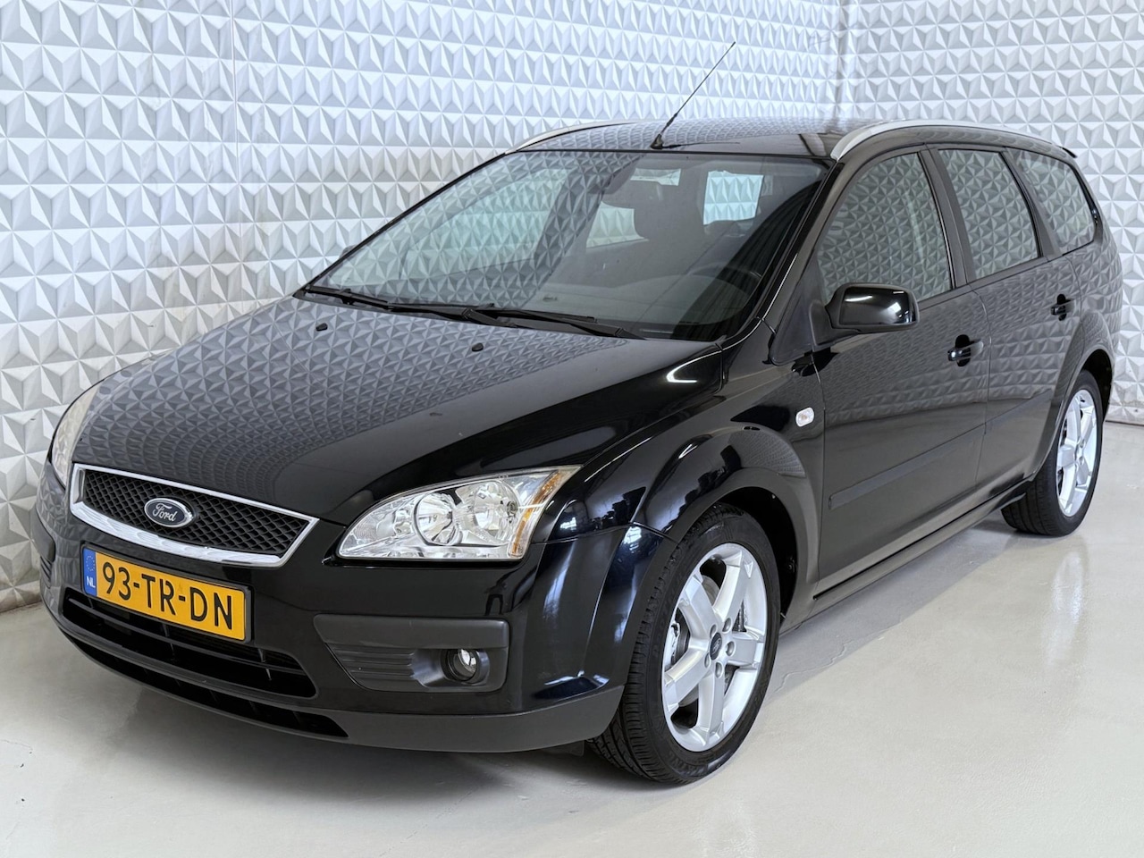 Ford Focus Wagon - 2.0-16V Rally Edition Airco Cruise Trekhaak(2007) - AutoWereld.nl