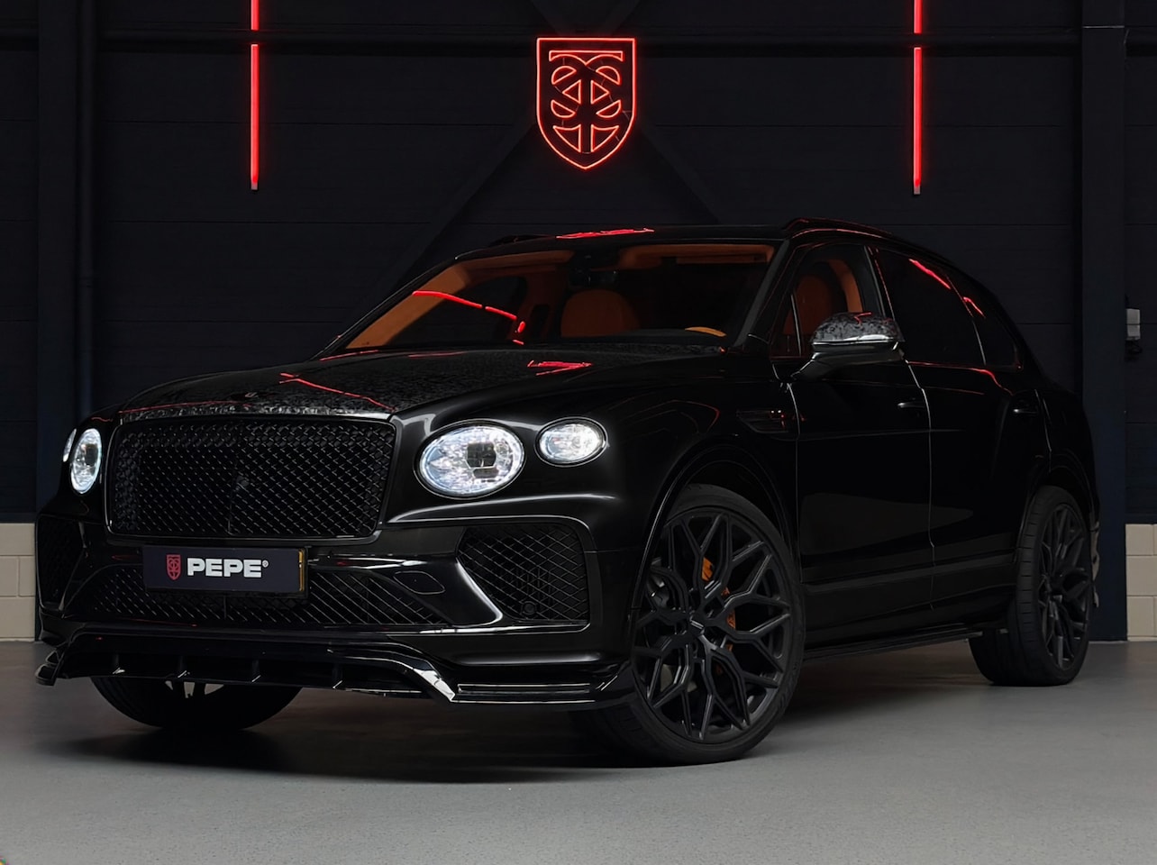 Bentley Bentayga - V6 Hybrid |CARBON|PANO|MASSAGE|24"VOSSEN - AutoWereld.nl