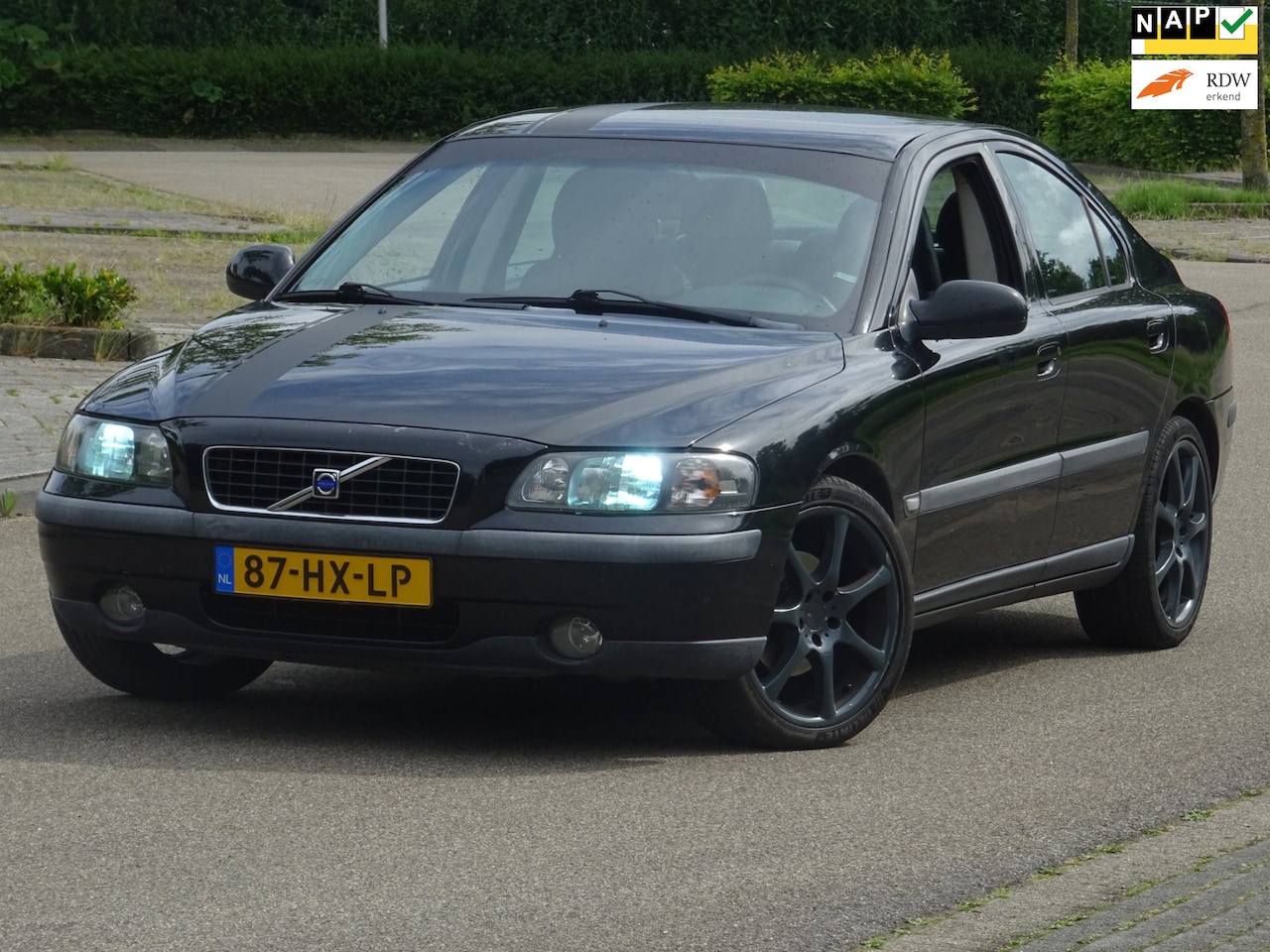 Volvo S60 - 2.4 NAP/ANDROID/LEER/AC/CRUISE/XENON/PDC/APK - AutoWereld.nl