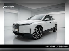 BMW iX - xDrive40 High Executive 77 kWh | 22" | Luchtvering | Trekhaak | Driving Assistant Professi