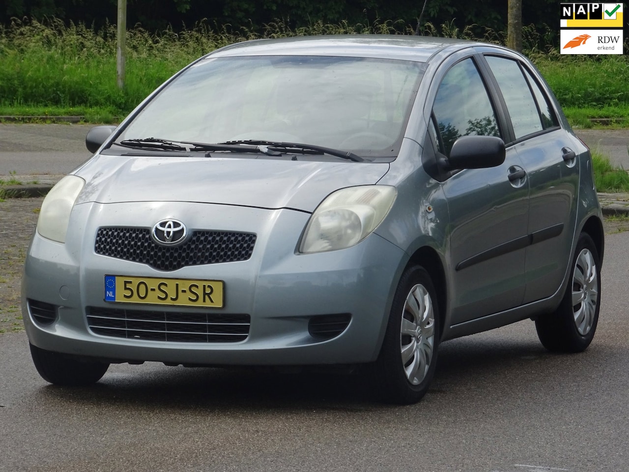 Toyota Yaris - 1.3 VVTi Sol 5-DEURS NAP/APK 2027 - AutoWereld.nl