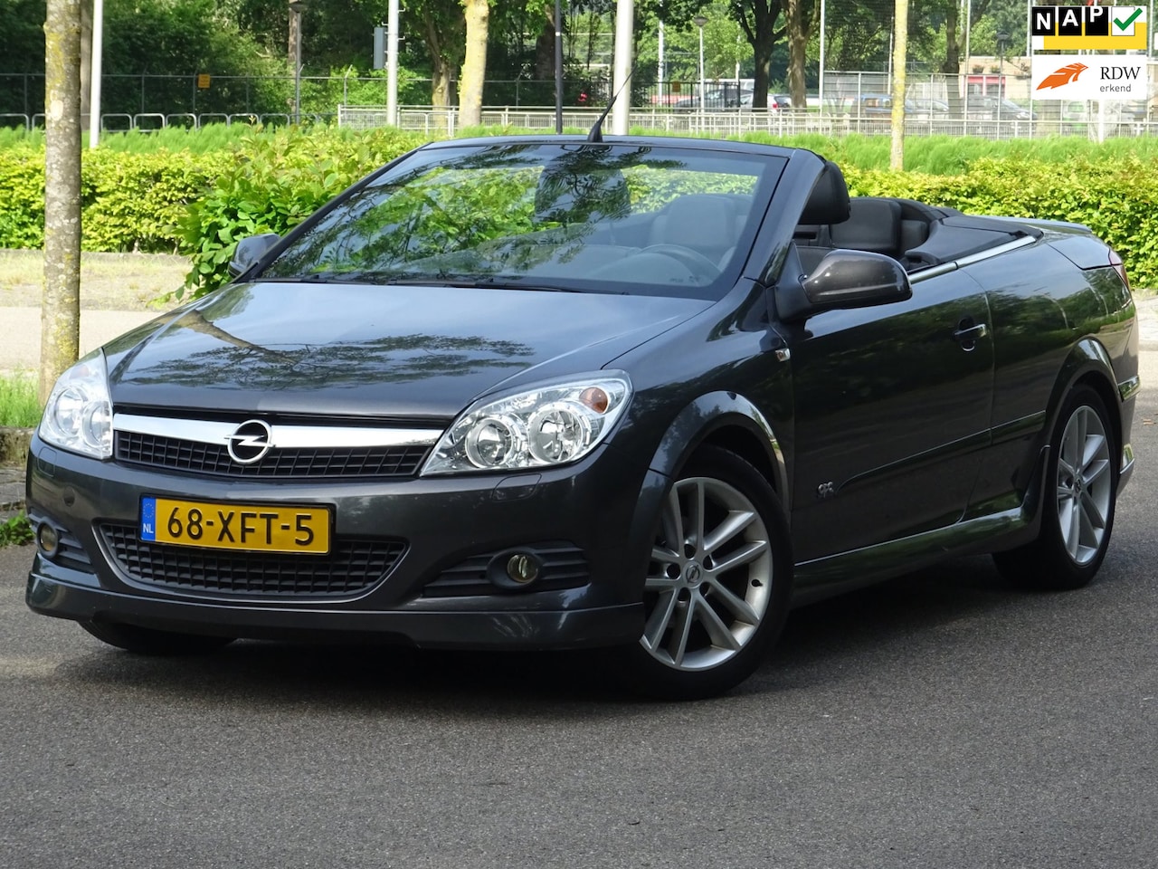 Opel Astra TwinTop - 1.8 Cosmo NAP/LEER/NAVI/AC/CRUISE/PDC/APK - AutoWereld.nl