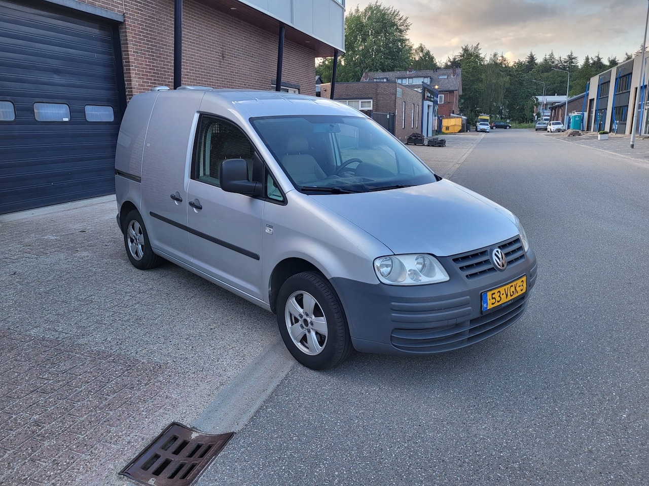 Volkswagen Caddy - 2.0 SDI 209.000 NAP AIRCO NW APK GRIJS 2007 - AutoWereld.nl
