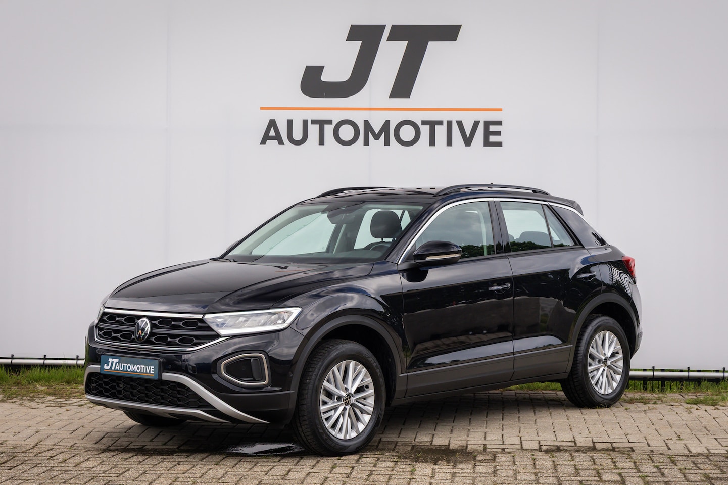 Volkswagen T-Roc - 1.5 TSI Life nlauto Stoelverwarming | PDC | Adaptive cruise | Dab | Digitaal dashboard | C - AutoWereld.nl