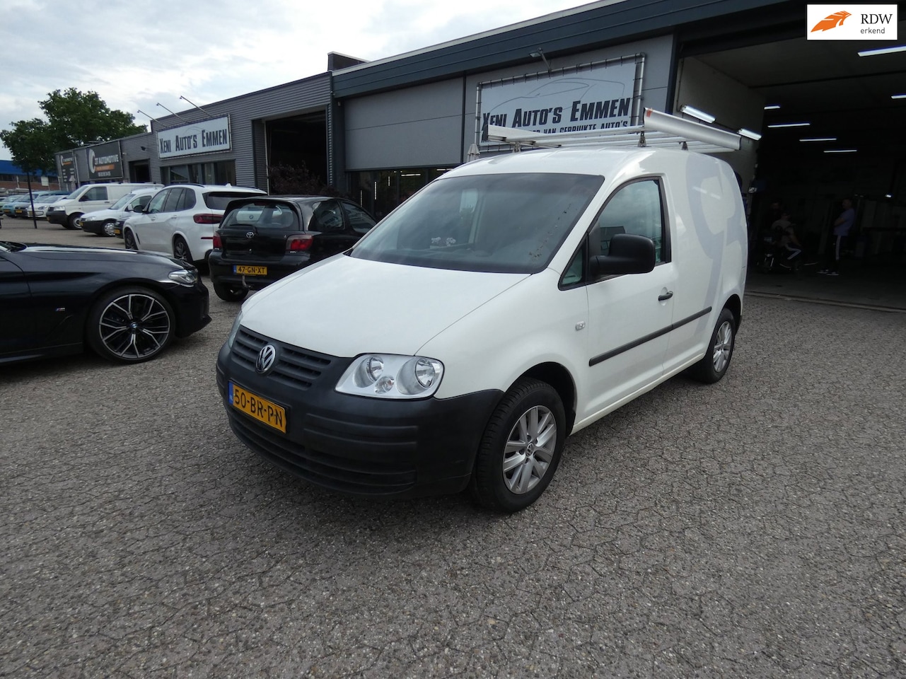 Volkswagen Caddy - 2.0 SDI|Nw.APK|Imperiaal|LM-Velgen|Trekhaak|Btw Auto|Zijschuifdeur!! - AutoWereld.nl