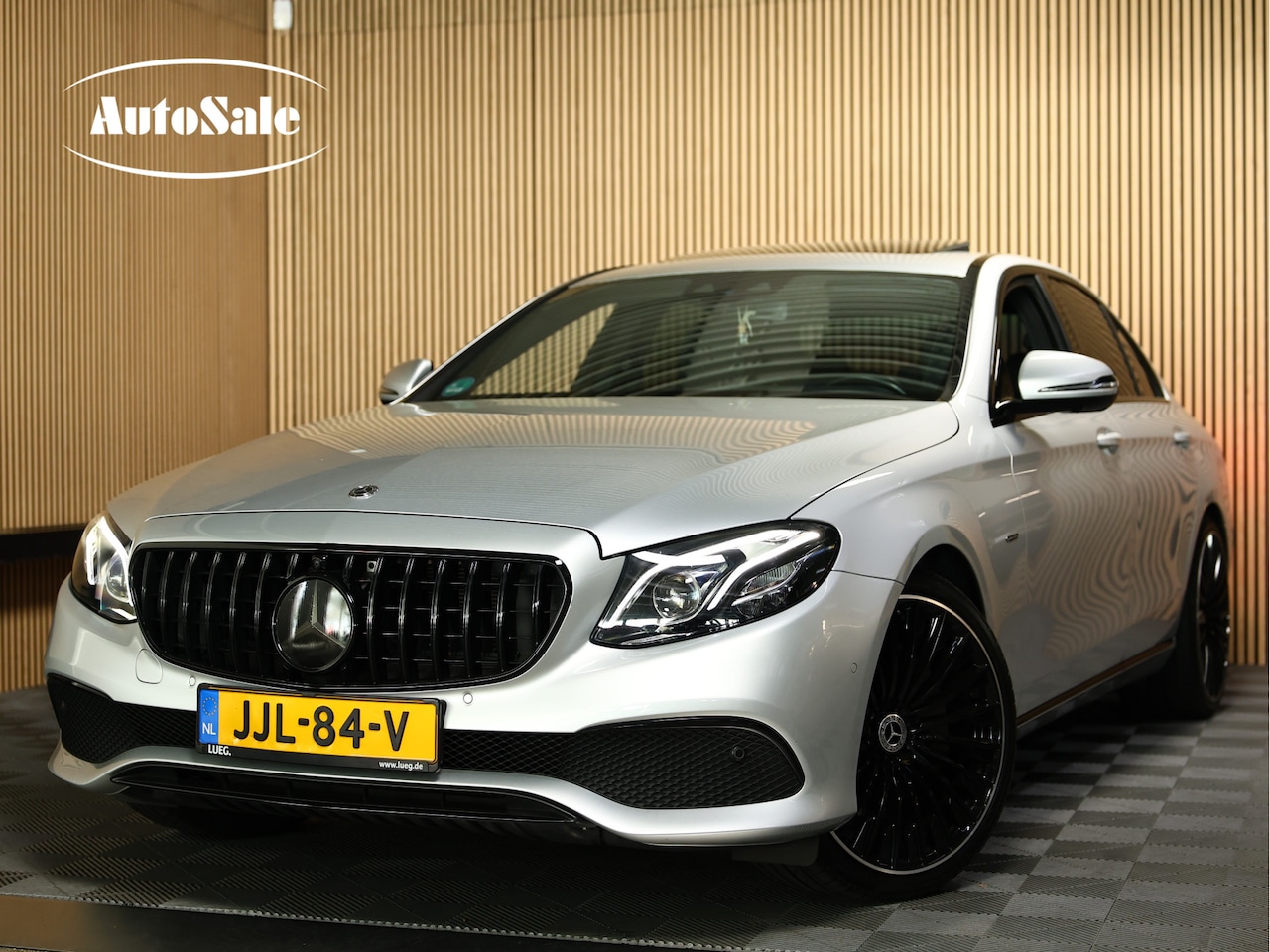 Mercedes-Benz E-klasse - 300 Mild Hybrid PANO CARPLAY NAVI ACC 360CAM '19 - AutoWereld.nl