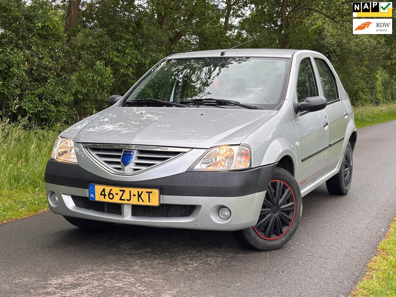 Dacia Logan - 1.6 Lauréate | " 164.000 " KM + Airco Nu € 1.750,- !!! - AutoWereld.nl